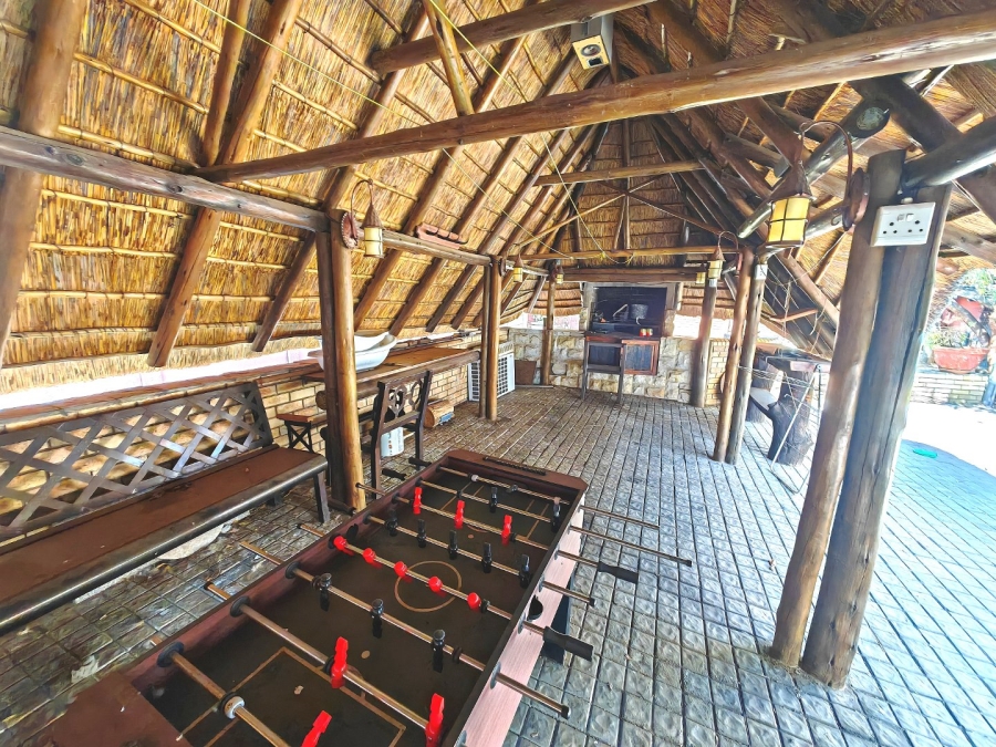 5 Bedroom Property for Sale in Fichardt Park Free State